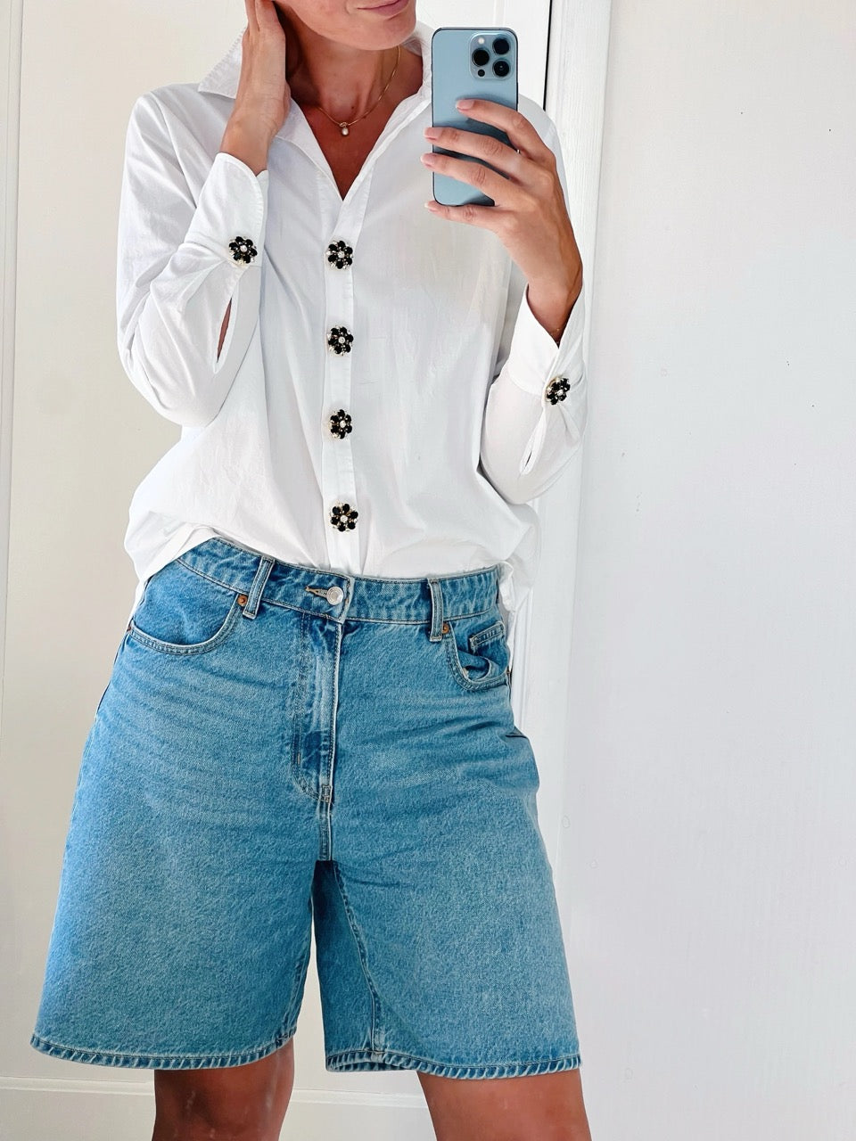 Maja Black & White Flower Charm