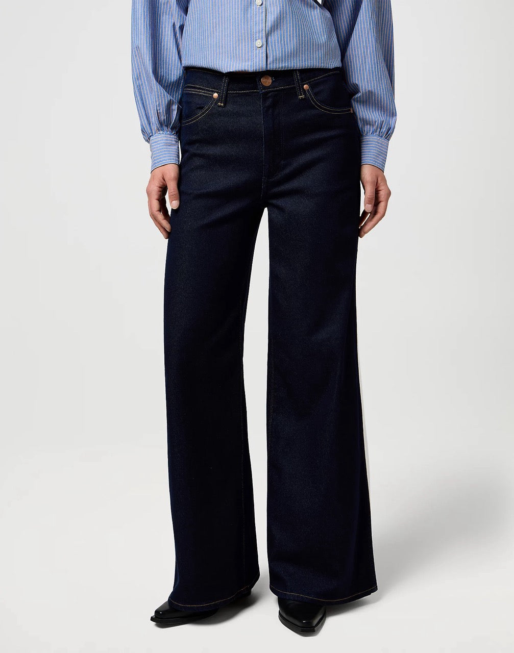 Wrangler Canyon Denim Lines