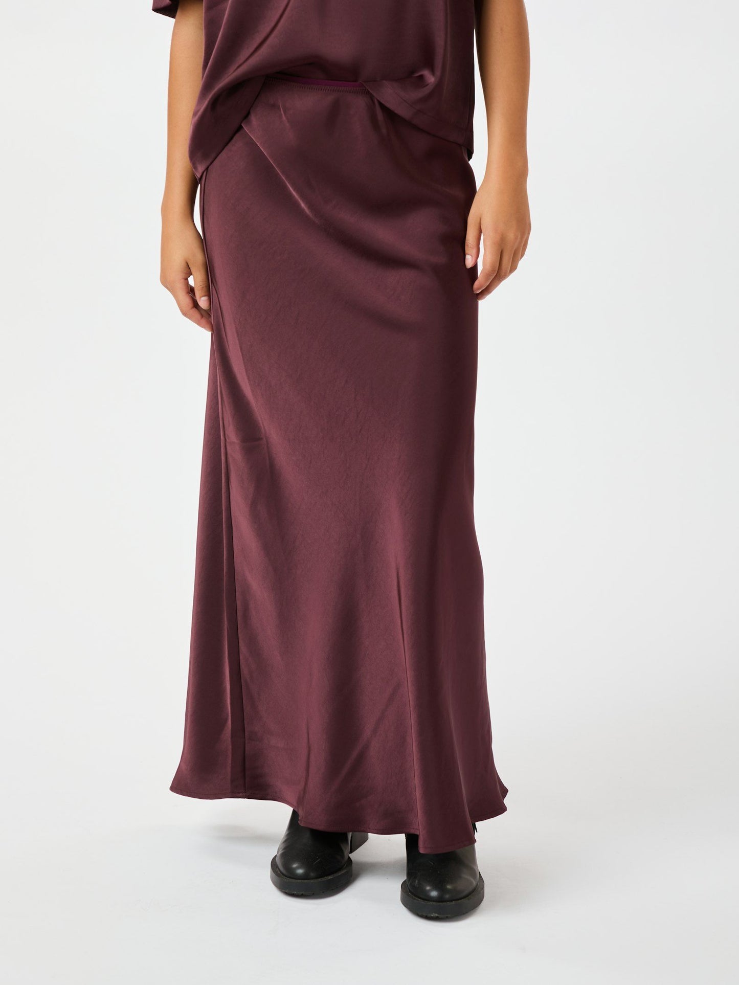 Neo Noir Vicky Sateen Skirt