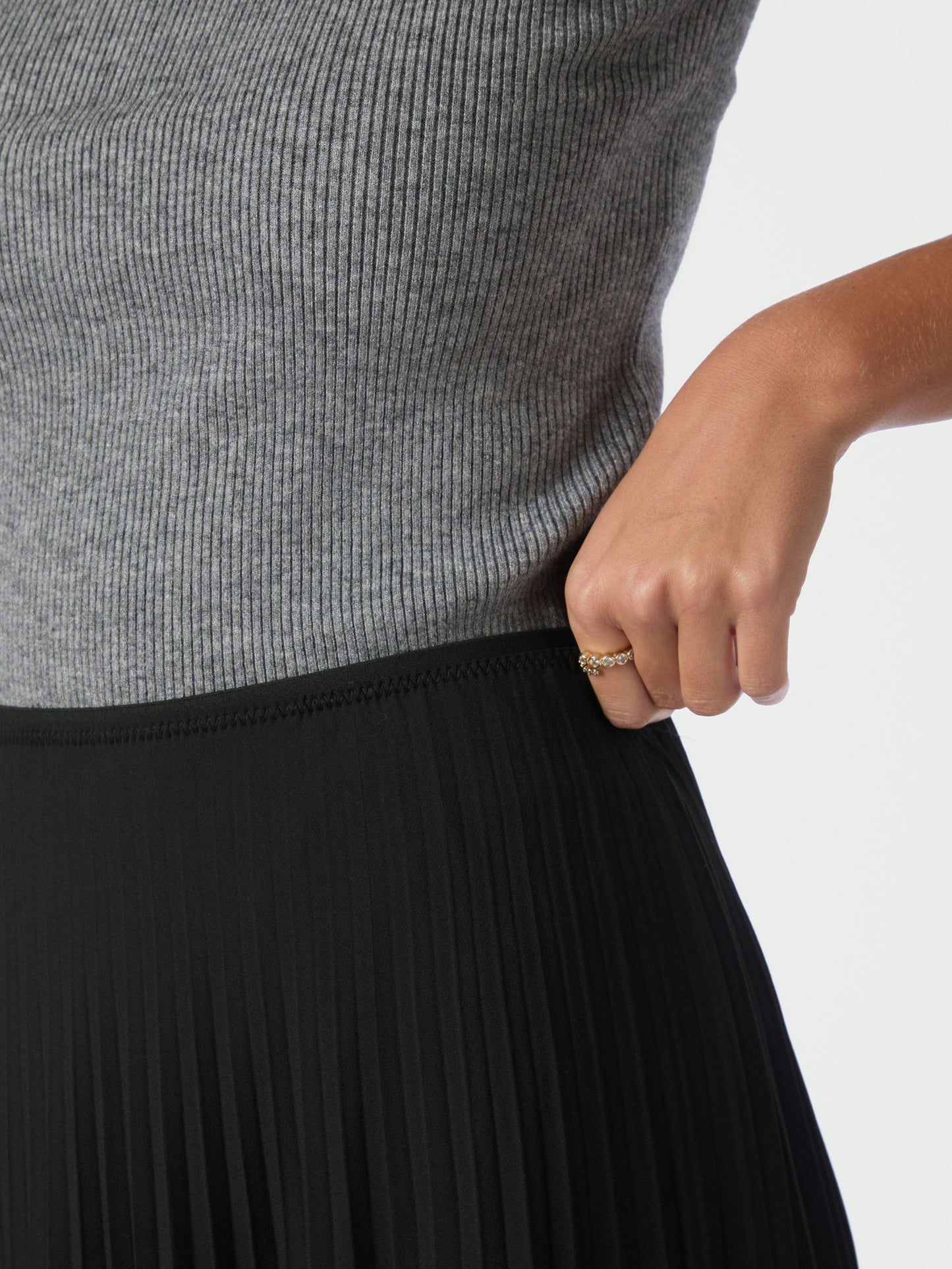 Neo Noir Boni Plisse Skirt