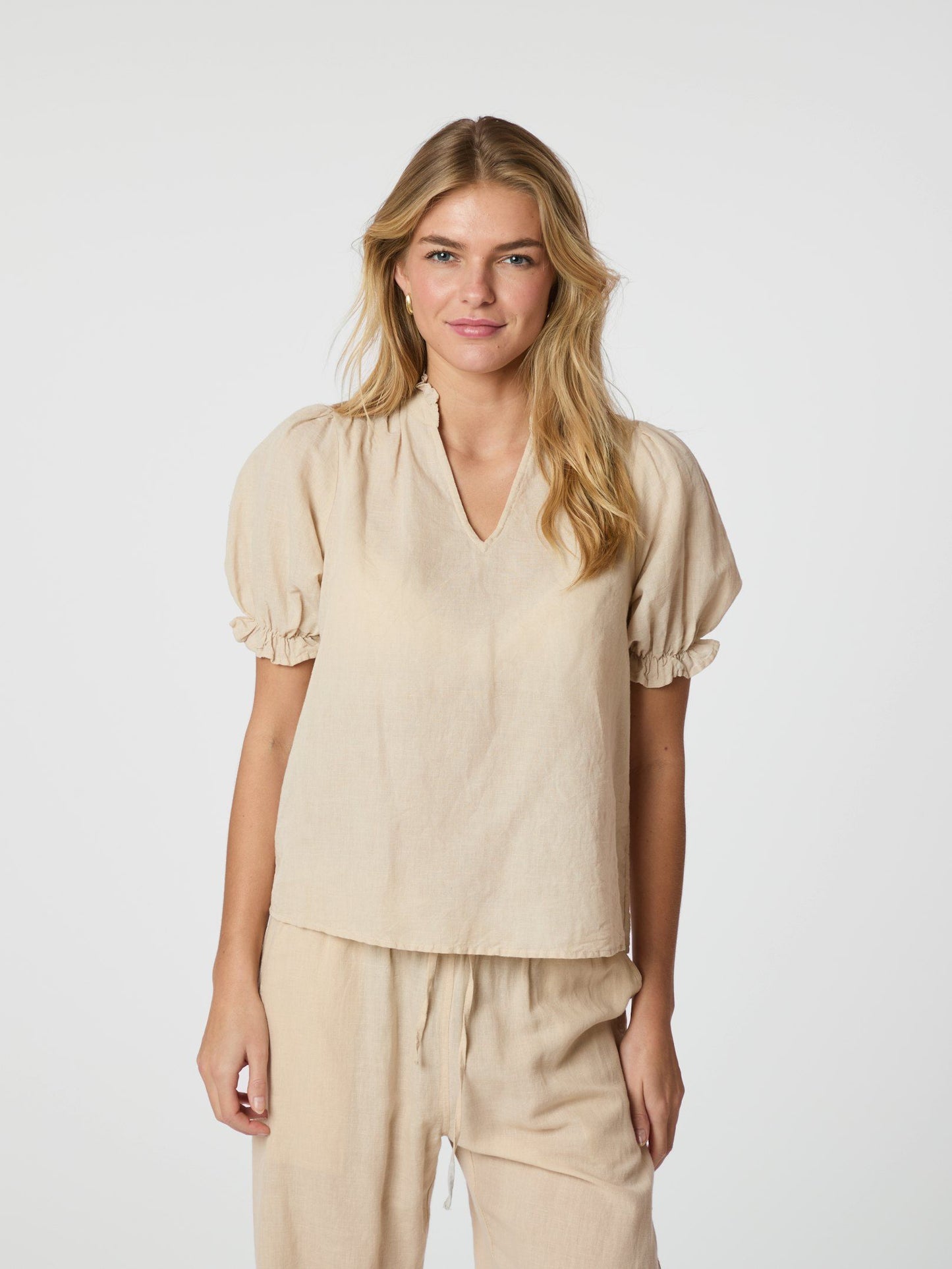 Neo Noir Odesa Linen Blus