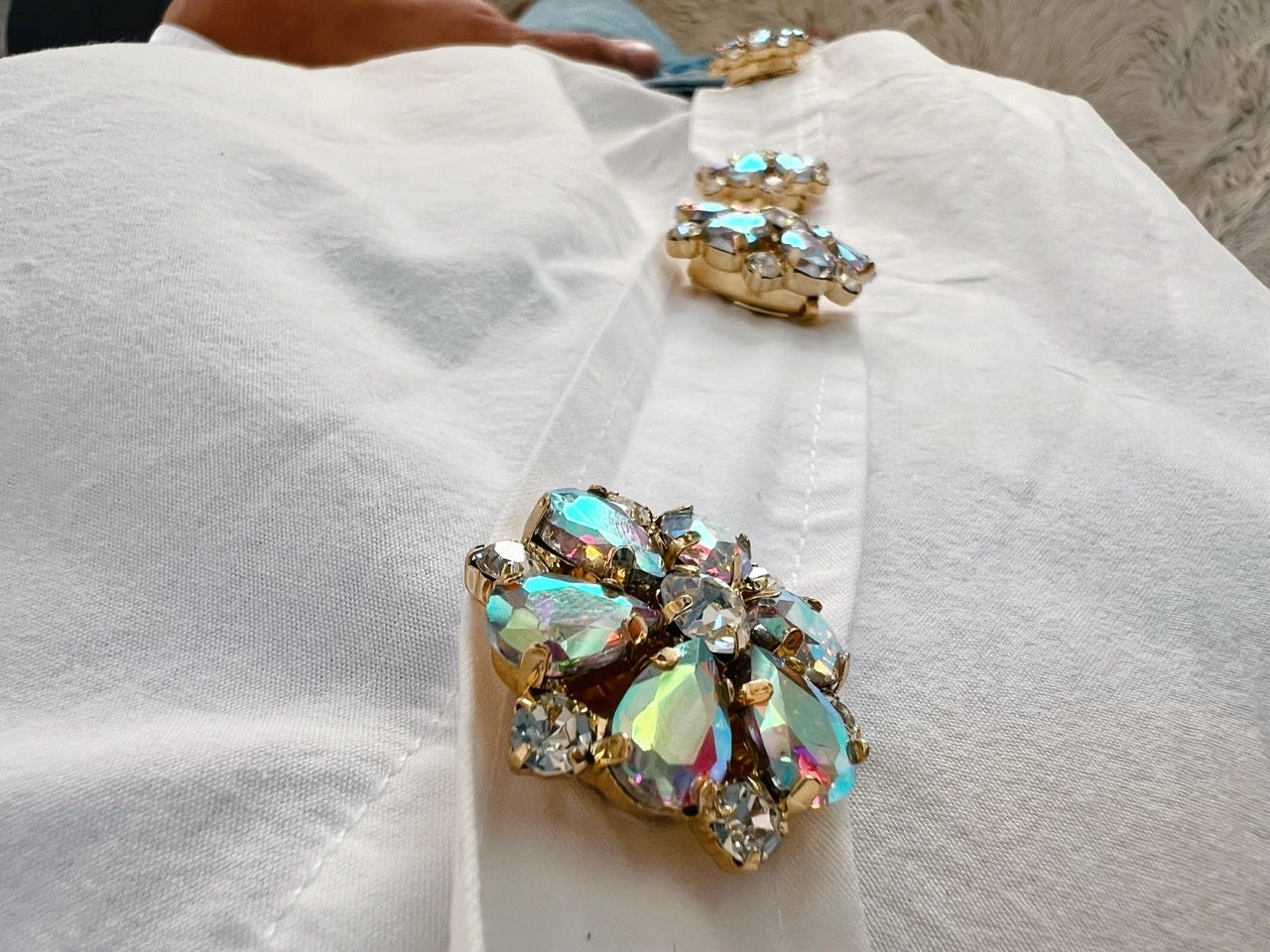 Emy Aurora Flower Button Charm