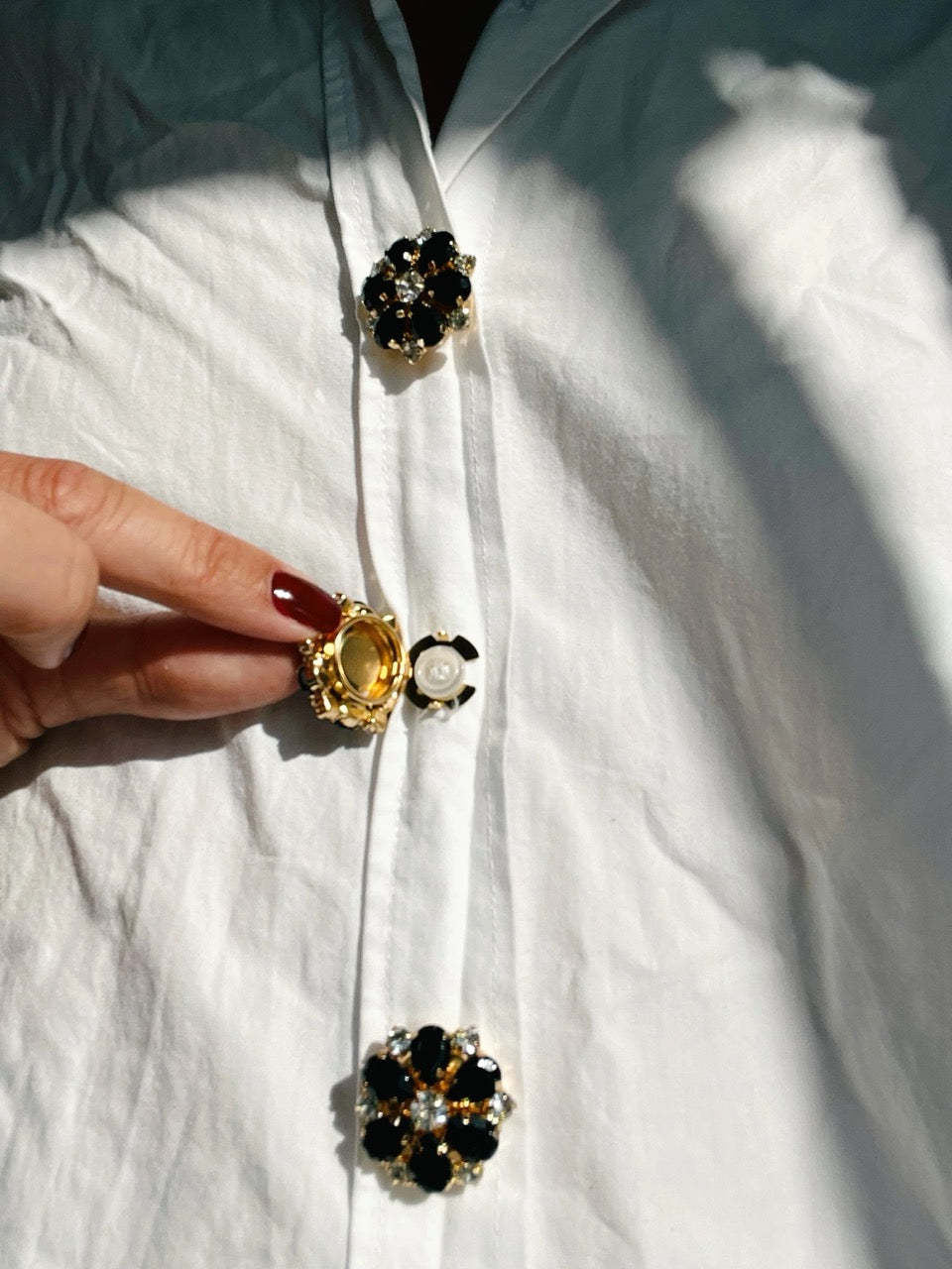 Maja Black & White Flower Charm