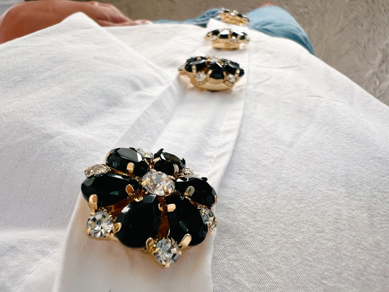 Maja Black & White Flower Charm