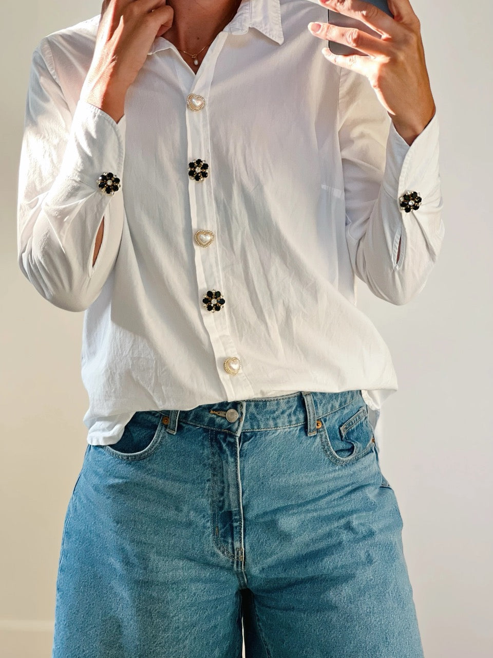 Maja Black & White Flower Charm