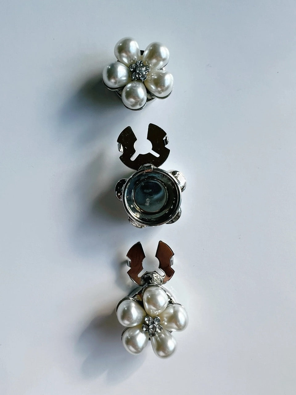 Rosi Pearl Flower Button Charm