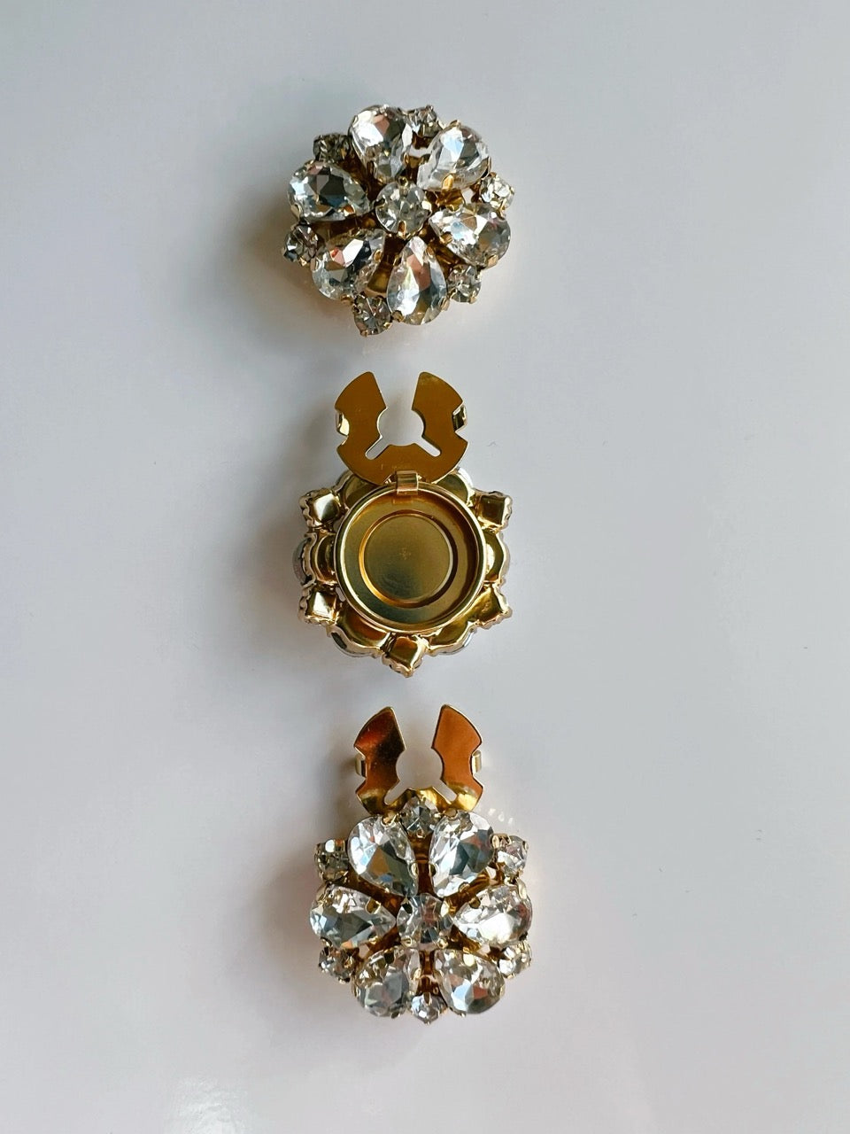 Signe White Flower Button Charm