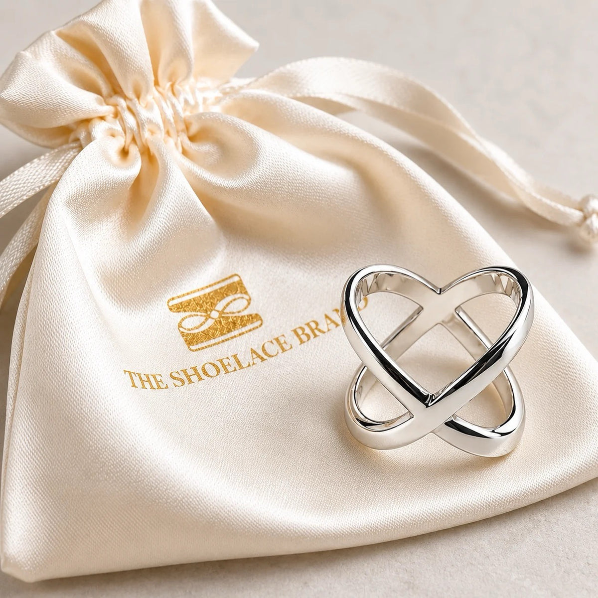 Shoelace Brand Scarf Ring Silver