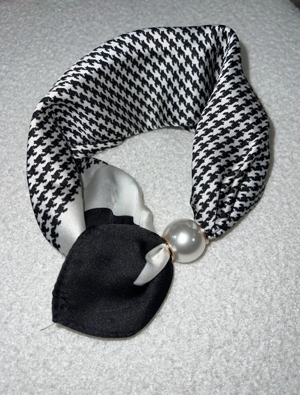 Shoelace Brand Scarf Houndstooth