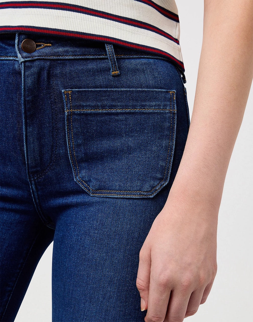Wrangler Flare Dark Wash
